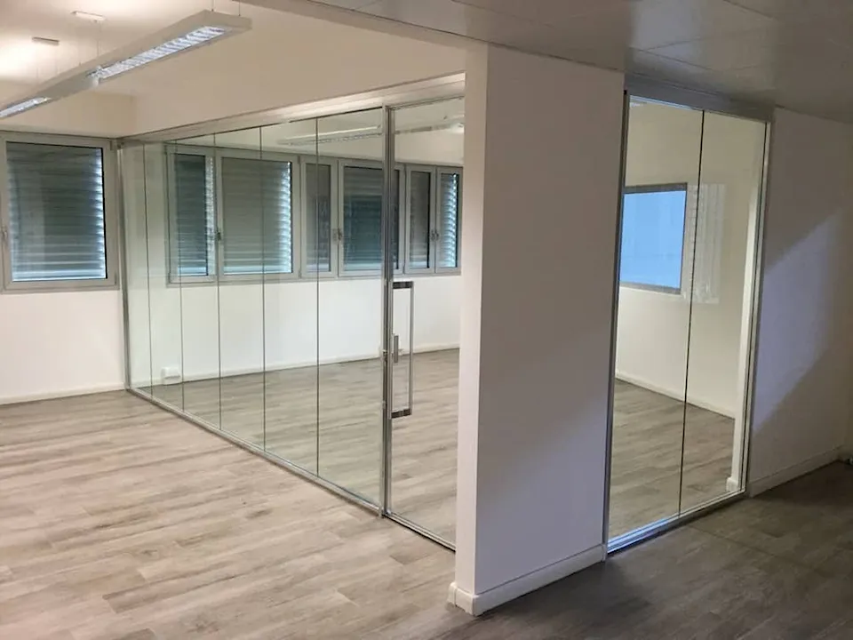 Pareti vetrate in un azienda meccanica a Bologna