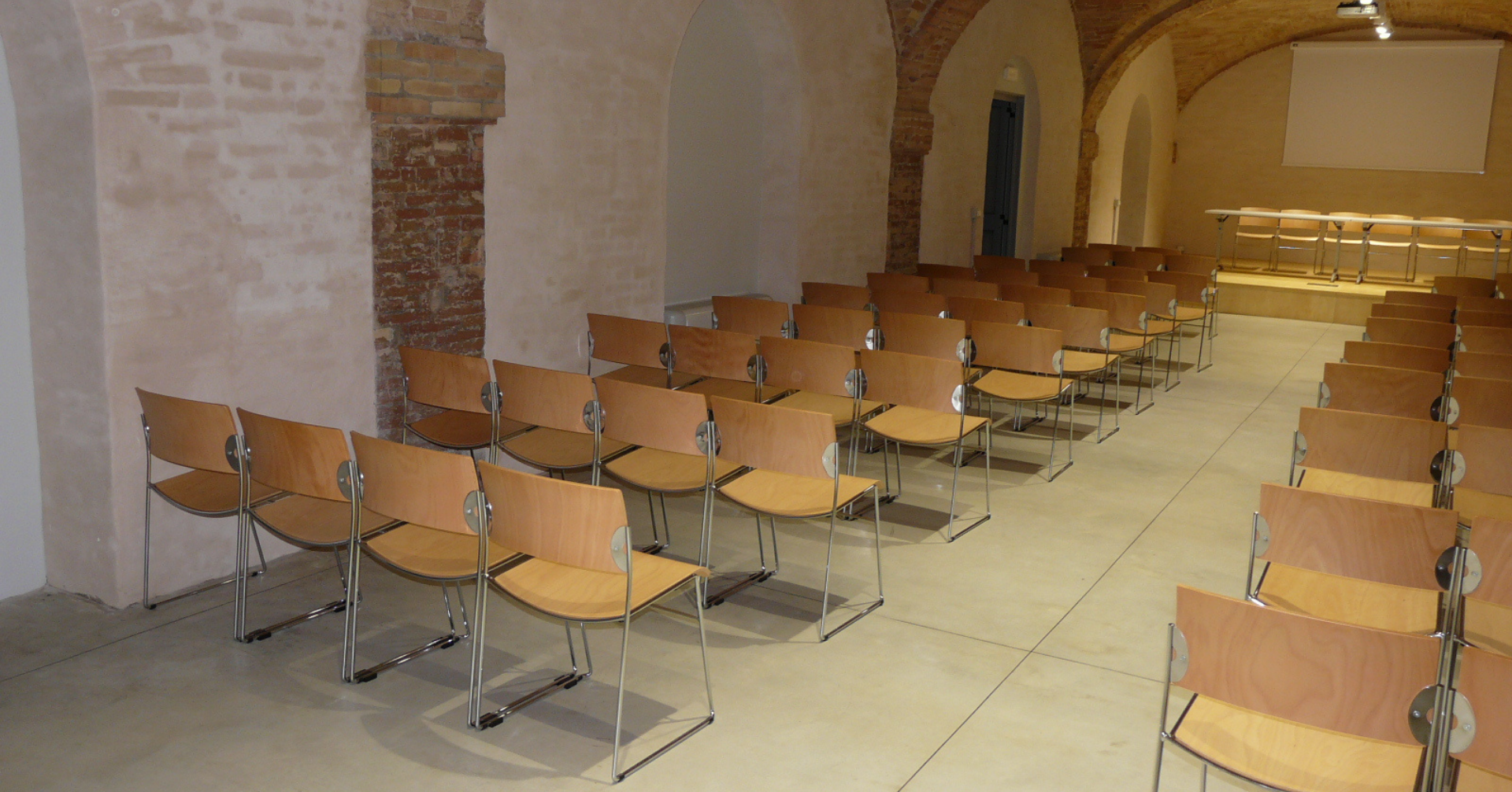 come scegliere le poltrone per auditorium e sale conferenza