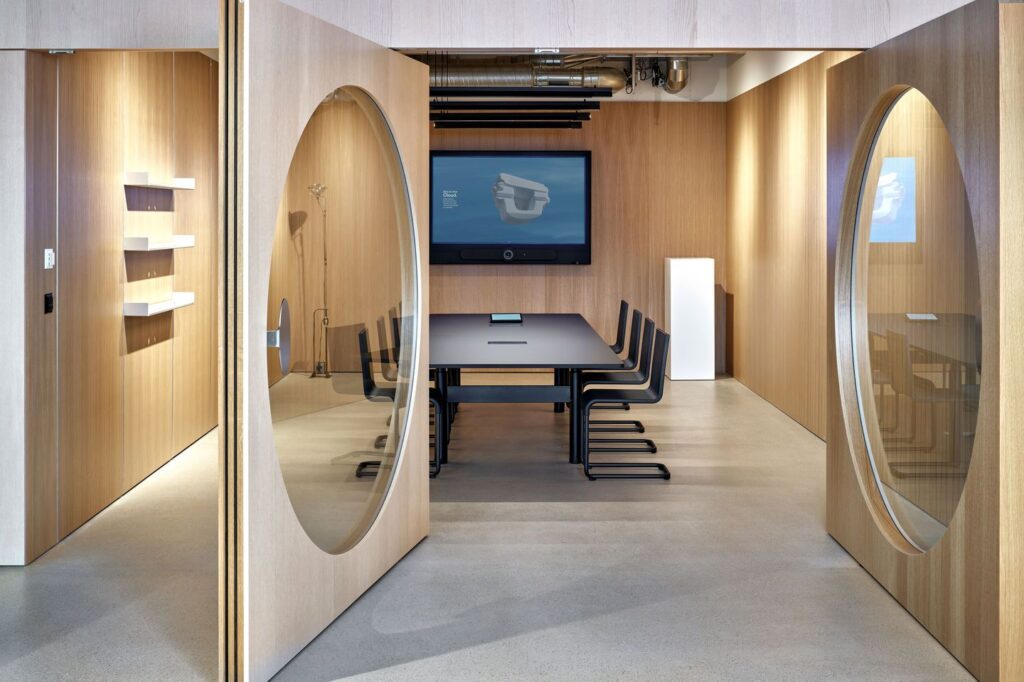Perchè l'arredo sala riunioni migliora il lavoro?